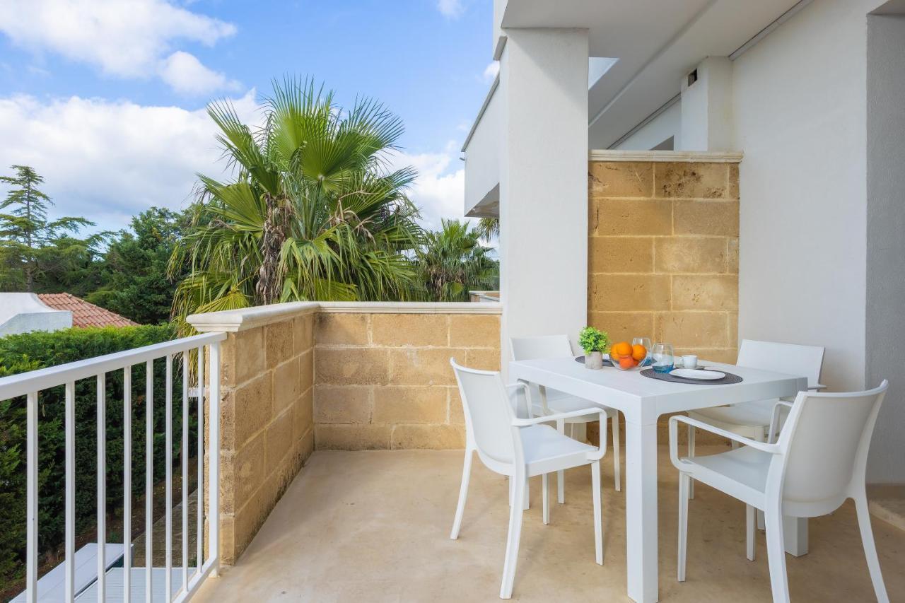 Aparthotel Residence Ludovica - Piscina Panoramica Vista Mare Санта-Марія-аль-Баньо Екстер'єр фото