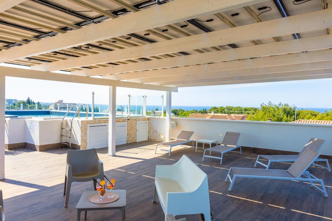 Aparthotel Residence Ludovica - Piscina Panoramica Vista Mare Санта-Марія-аль-Баньо Екстер'єр фото